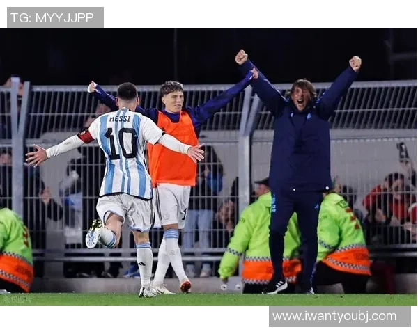 苏亚雷斯精妙漏球梅西插上过人传球展现老友默契助攻完美配合 苏亚雷斯精妙漏球梅西插上过人传球展现老友默契助攻完美配合